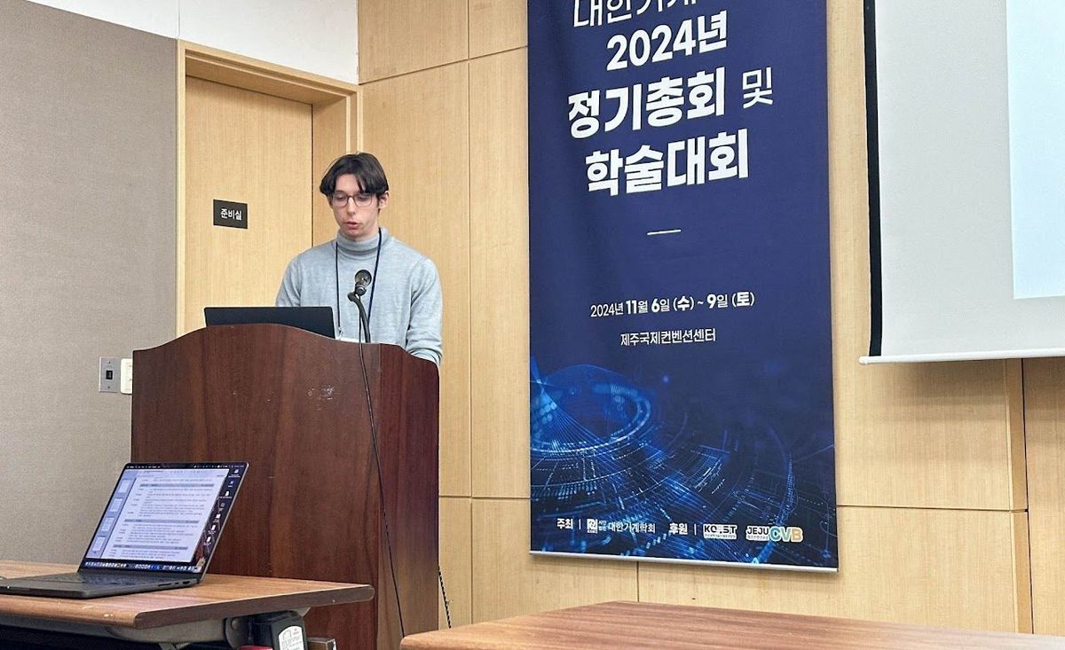 Hyeonggue Song, Wonjin Choi, Nolan Rene Moreaux and Chang Min Lee presented their research at the KSME 2024 Annual Meeting (대한기계학회 2024년 학술대회) in Jeju Island, Korea. (photograph 3 of 6)
