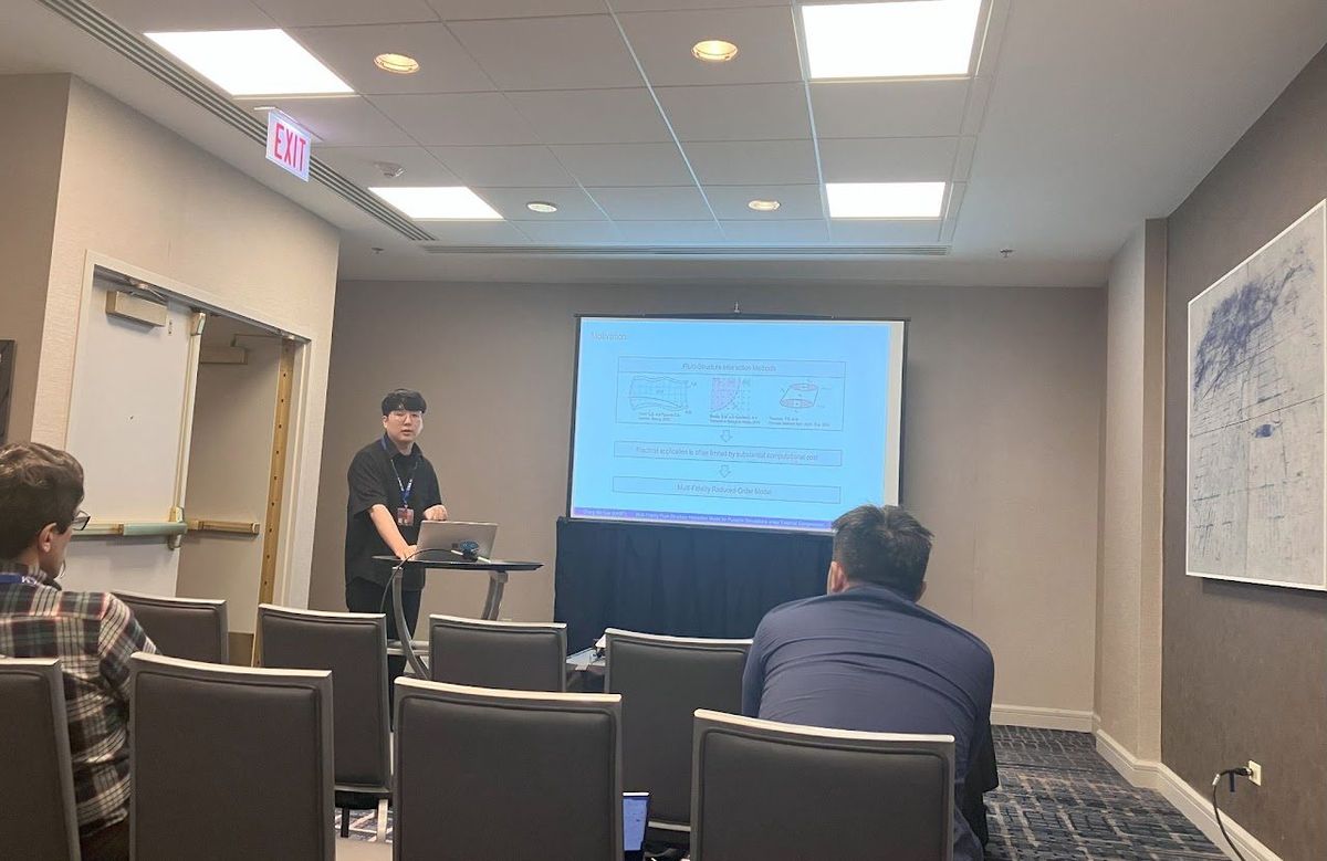 Wonjin Choi and Chang Min Lee presented their research at the 18th US National Congress on Computational Mechanics in Chicago, USA. (photograph 2 of 2)